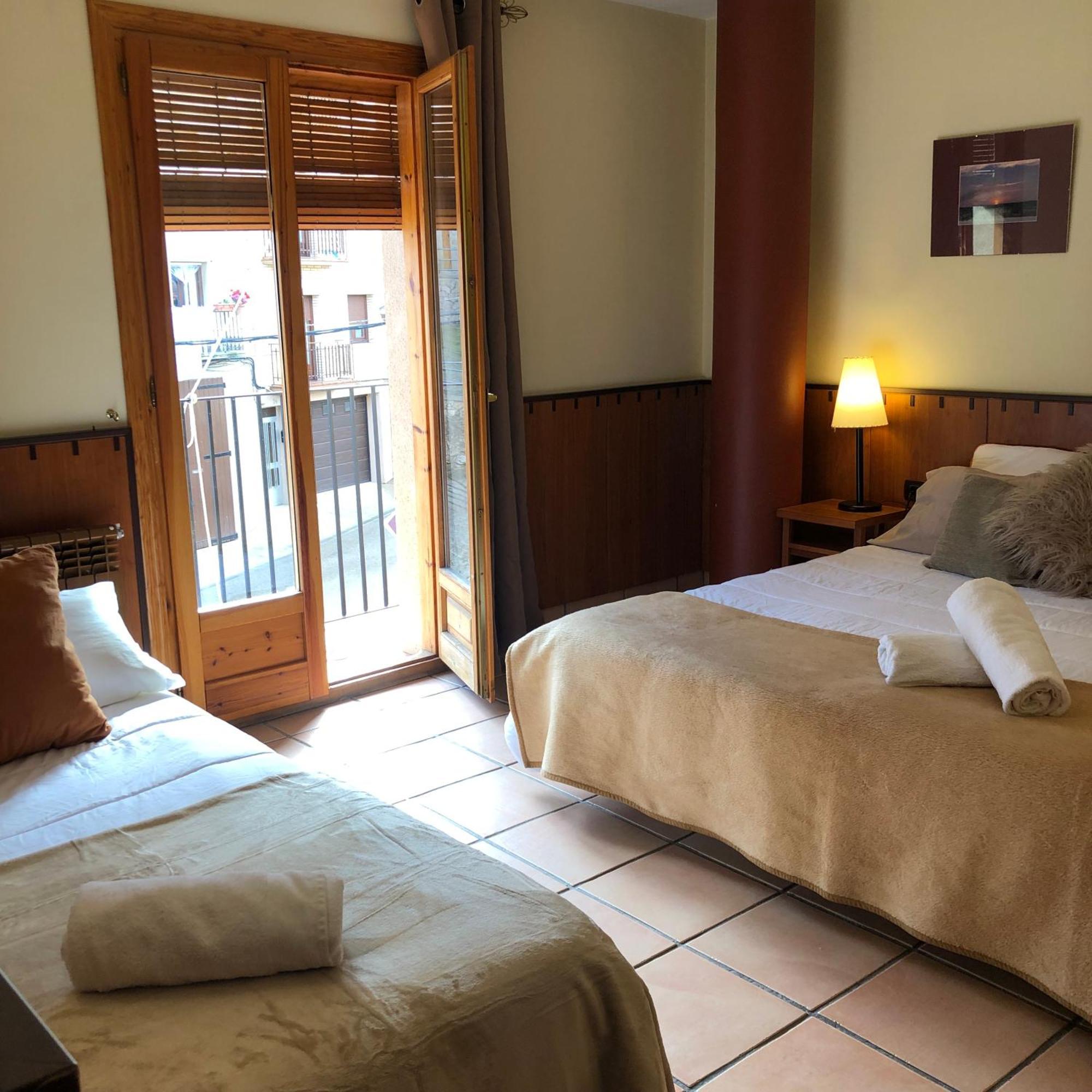 Hostal Tastavins Penarroya De Tastavins Bagian luar foto