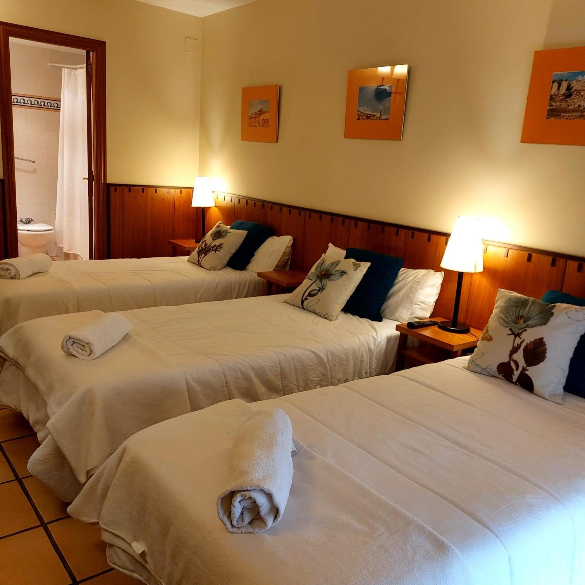 Hostal Tastavins Penarroya De Tastavins Bagian luar foto