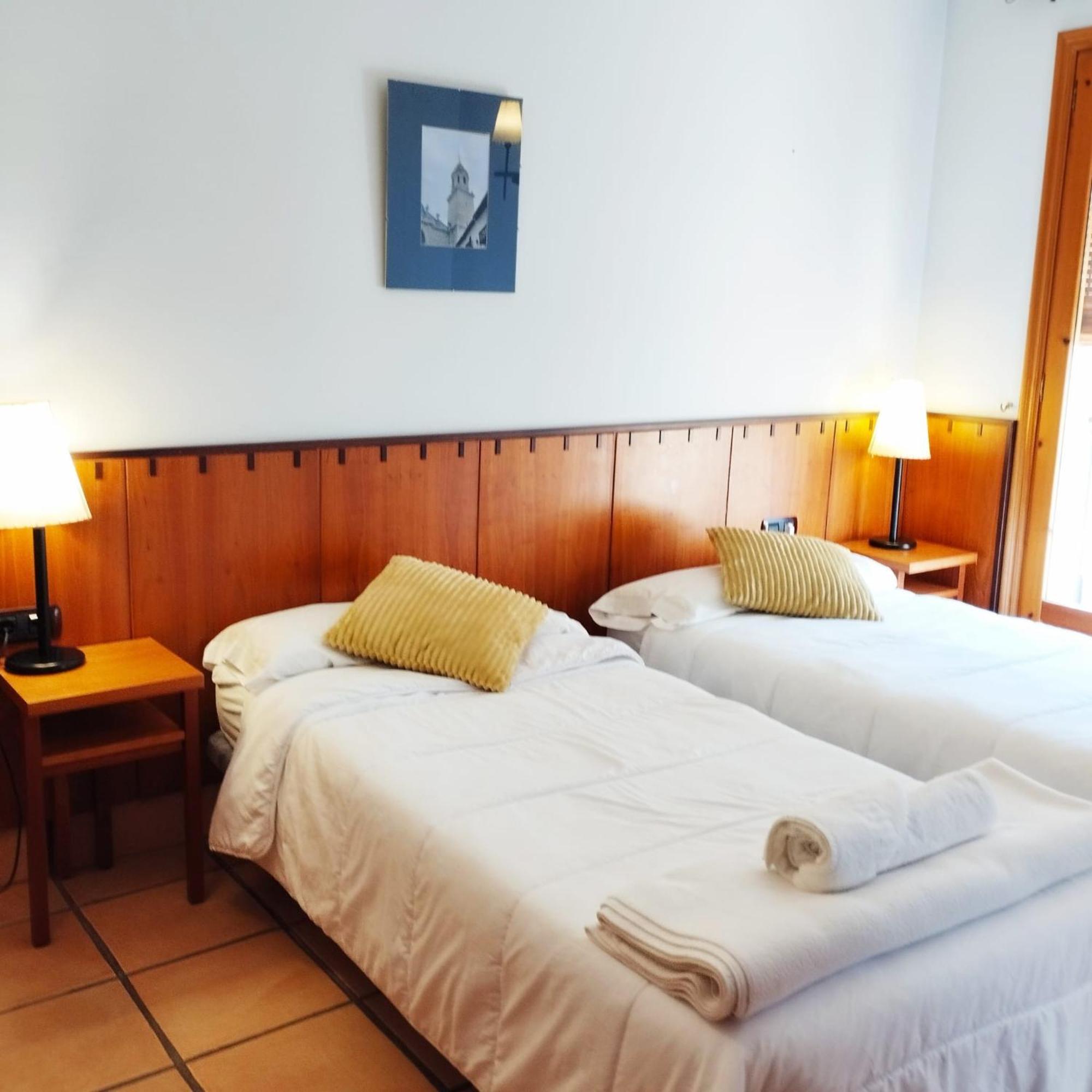 Hostal Tastavins Penarroya De Tastavins Bagian luar foto