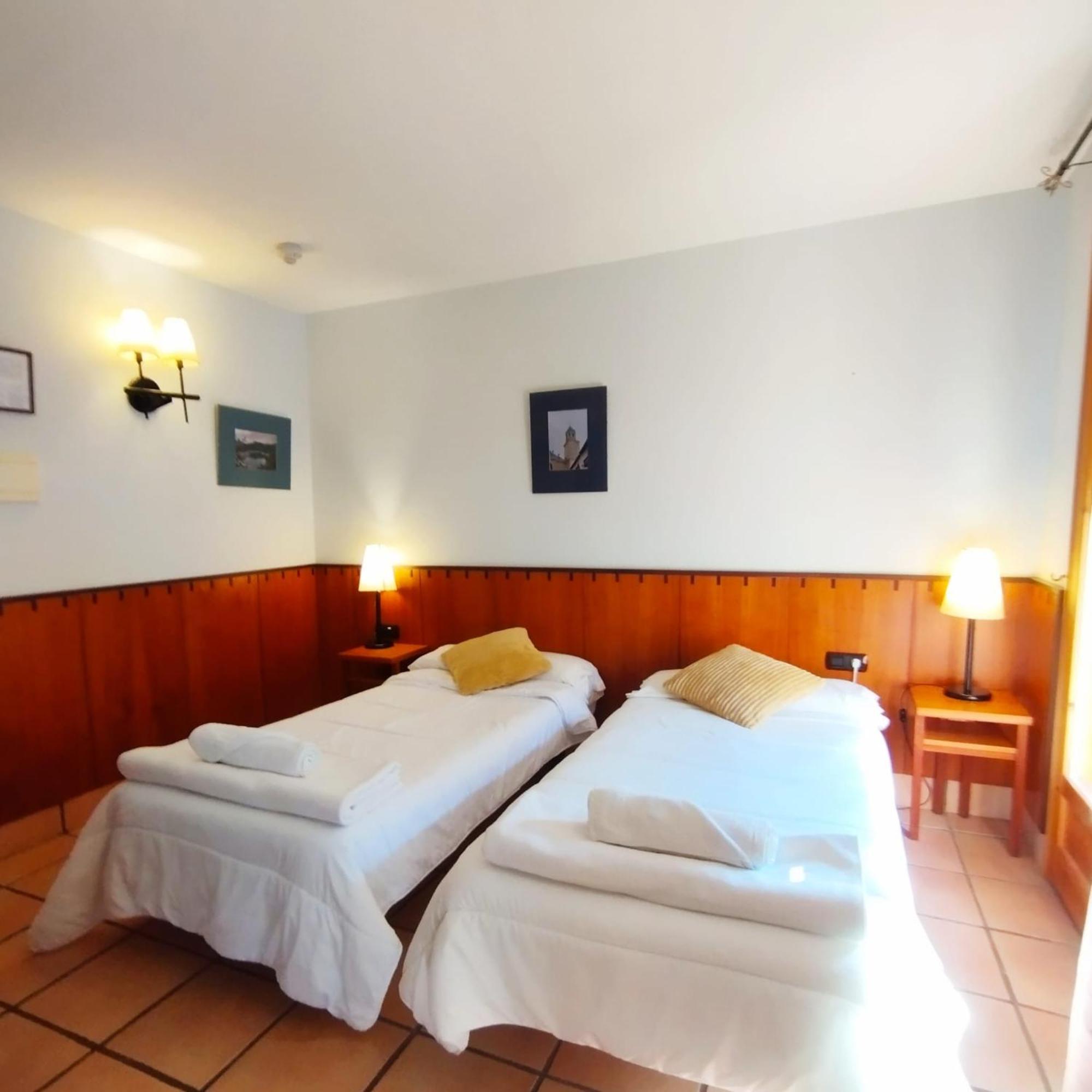 Hostal Tastavins Penarroya De Tastavins Bagian luar foto