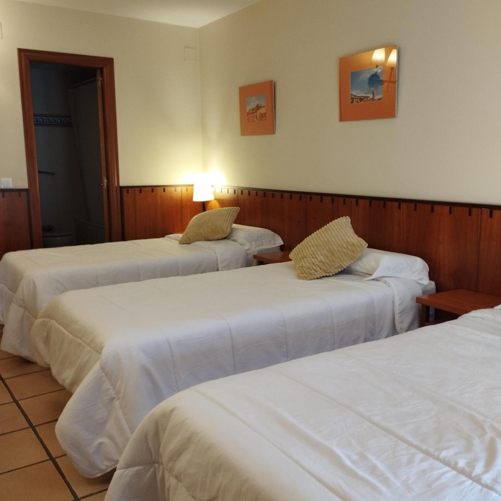 Hostal Tastavins Penarroya De Tastavins Bagian luar foto