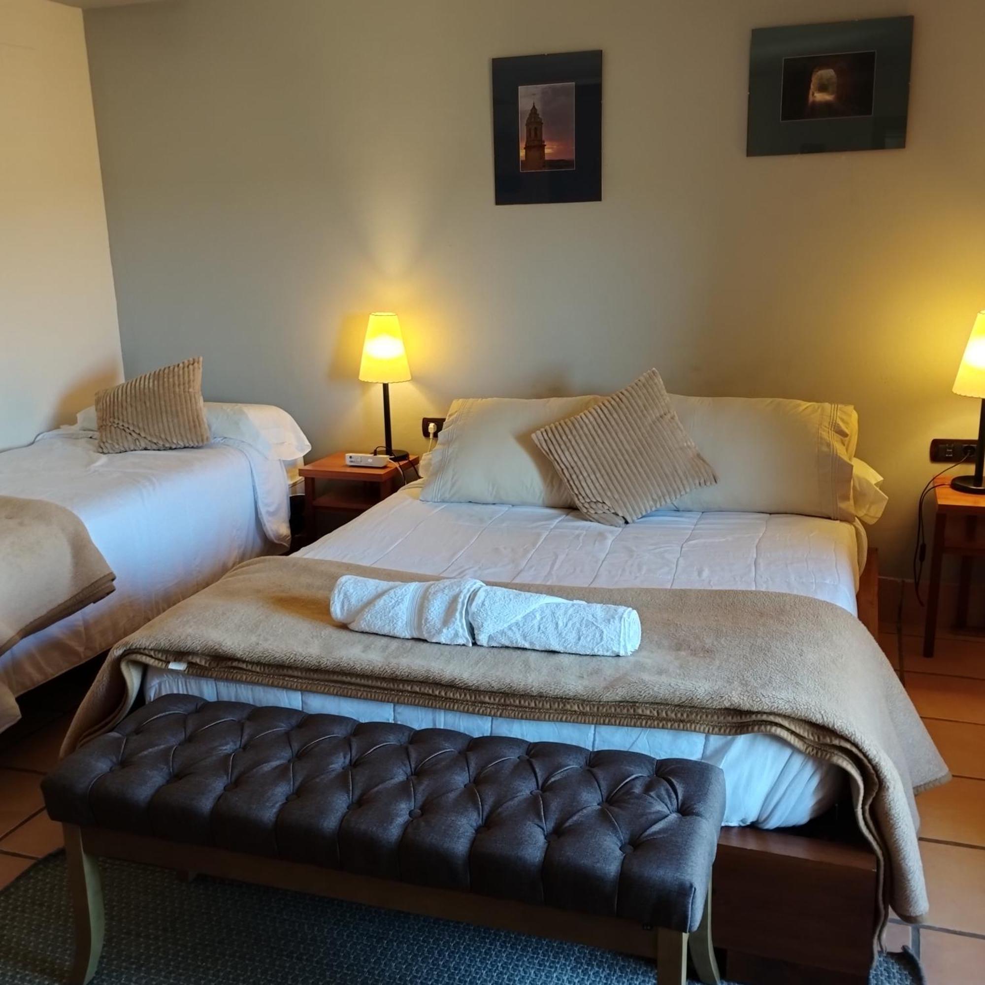 Hostal Tastavins Penarroya De Tastavins Bagian luar foto