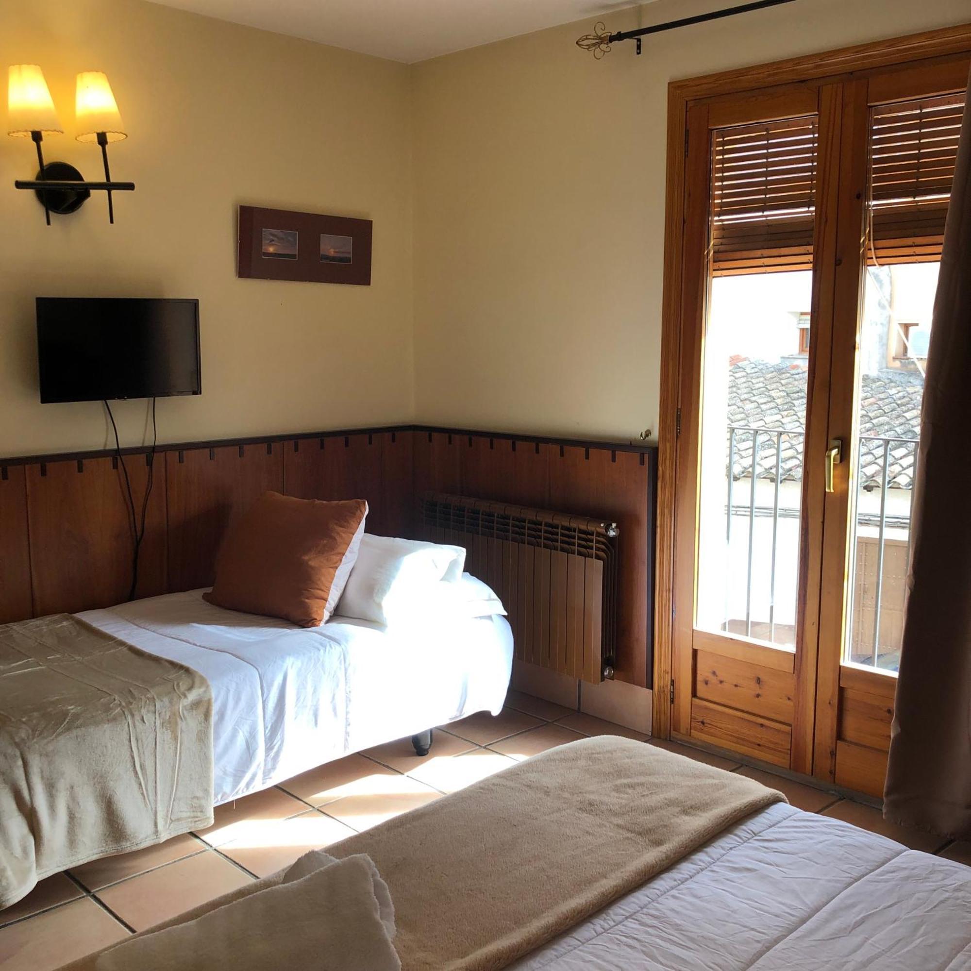 Hostal Tastavins Penarroya De Tastavins Bagian luar foto