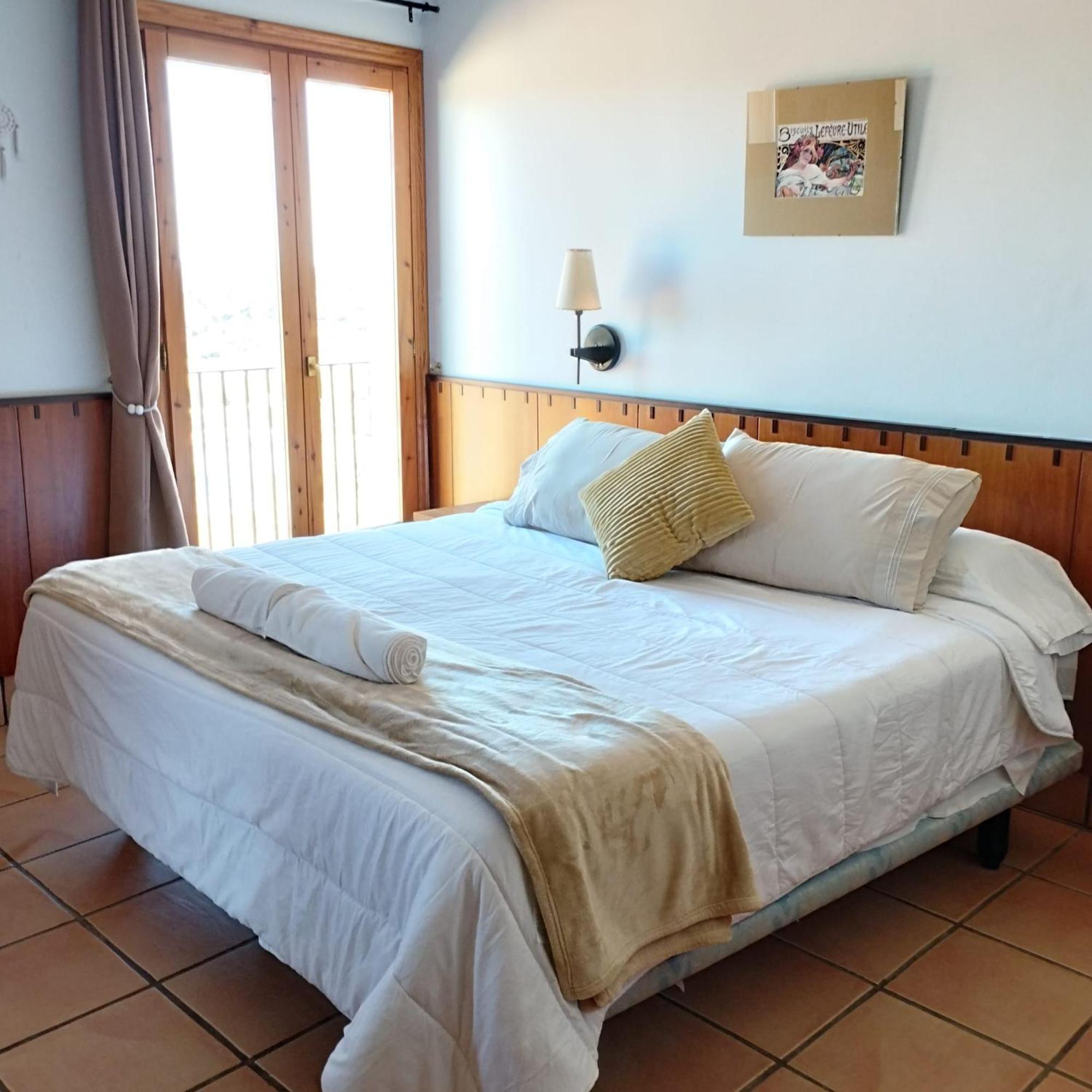 Hostal Tastavins Penarroya De Tastavins Bagian luar foto