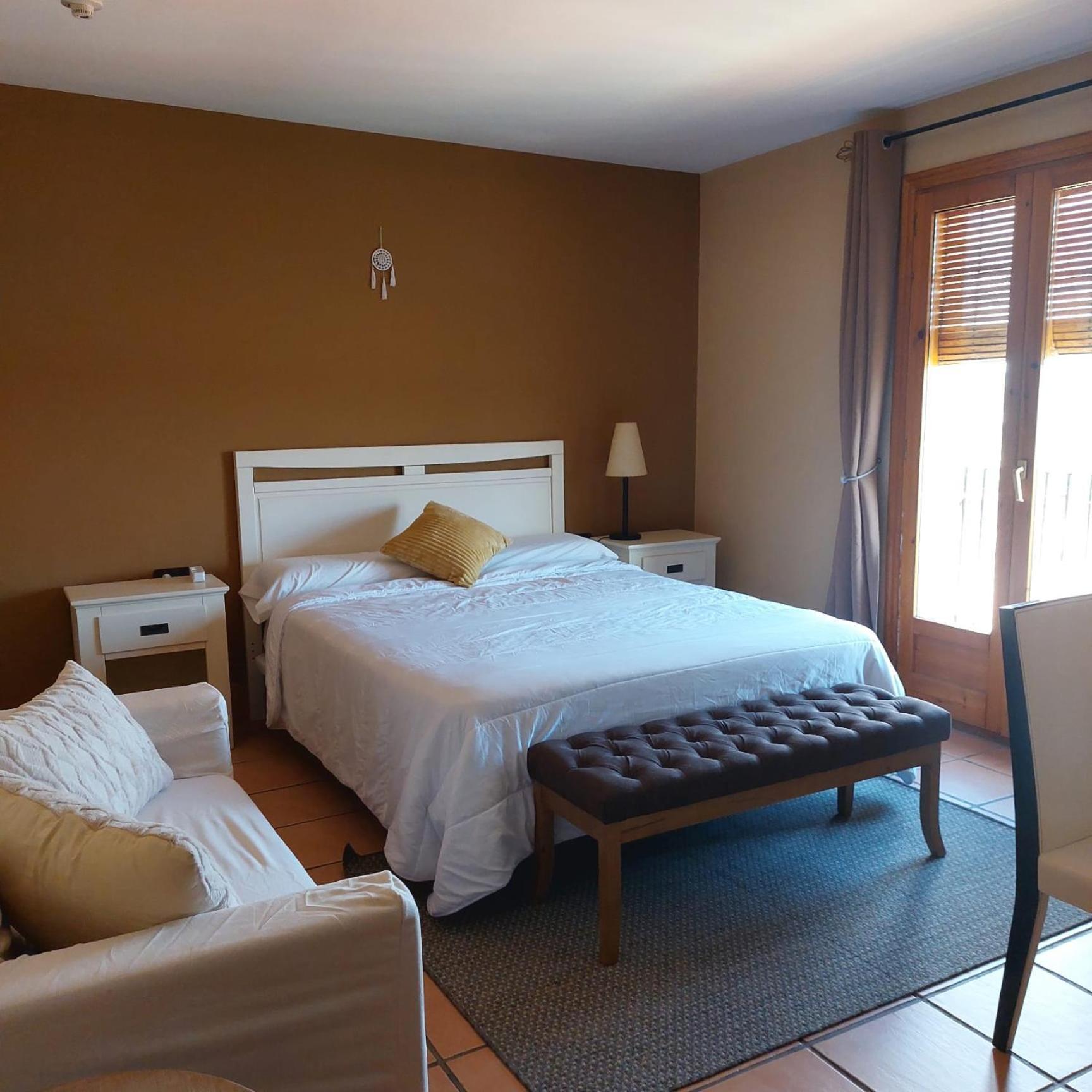 Hostal Tastavins Penarroya De Tastavins Bagian luar foto