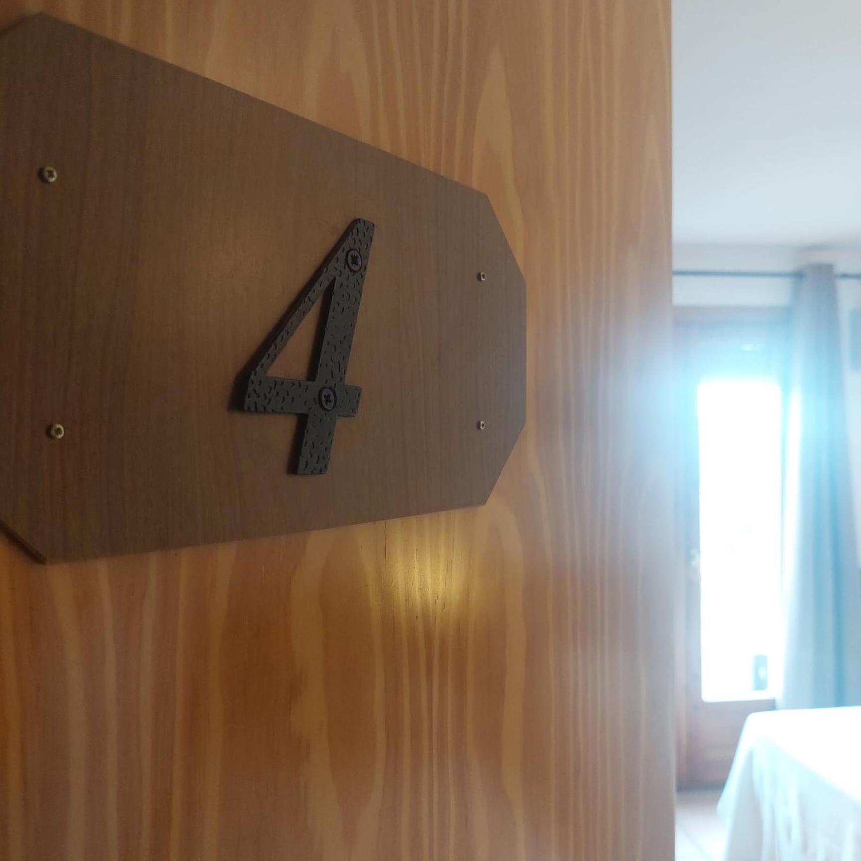 Hostal Tastavins Penarroya De Tastavins Bagian luar foto
