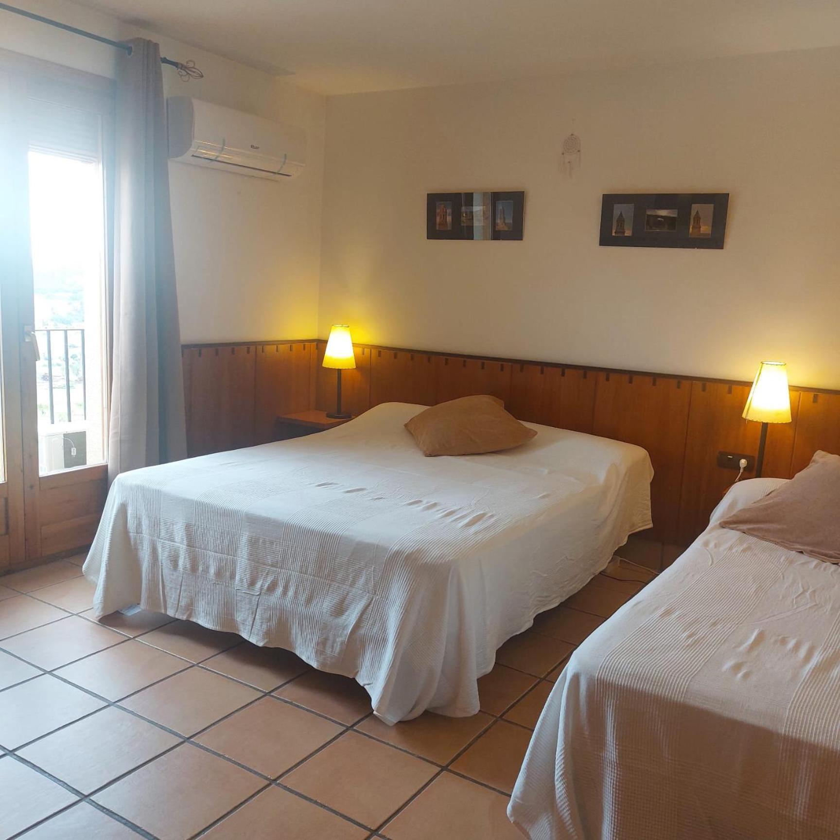 Hostal Tastavins Penarroya De Tastavins Bagian luar foto